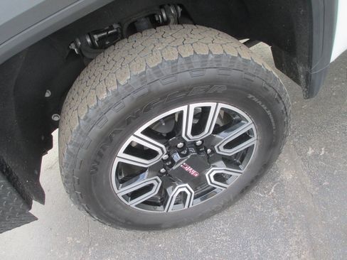 Certified 2022 GMC Sierra 2500 Pro w/ Convenience Package image 12