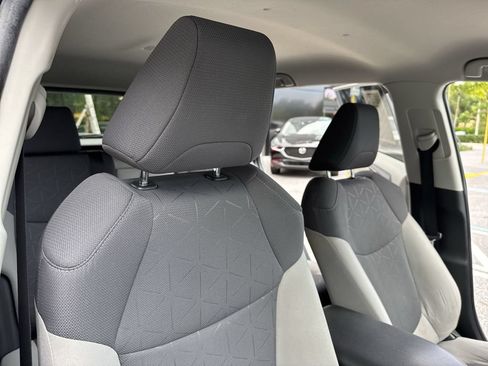 Used 2021 Toyota RAV4 XLE FWD image 46