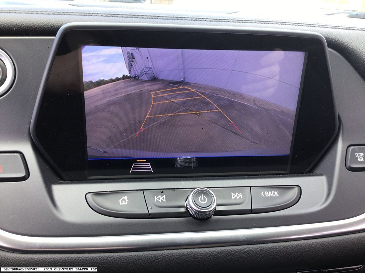 Used 2019 Chevrolet Blazer LT FWD image 14