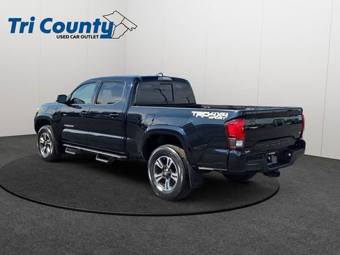 Certified 2019 Toyota Tacoma TRD Sport AWD/4WD image 6
