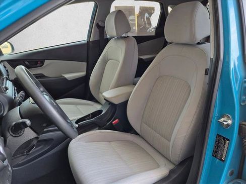 Used 2023 Hyundai Kona SEL AWD/4WD image 16