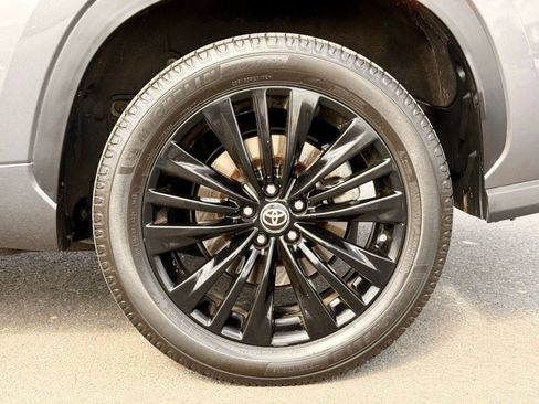 Used 2021 Toyota Highlander Platinum image 16