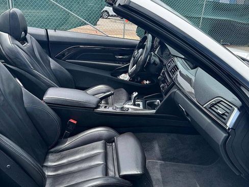 Used 2017 BMW M4 Convertible w/ Executive Package image 21