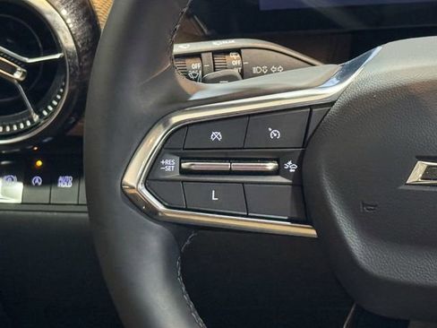 Certified 2025 Chevrolet Equinox ACTIV w/ Safety and Technology Package image 36