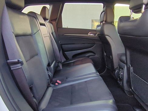 Used 2021 Jeep Grand Cherokee Laredo X image 24