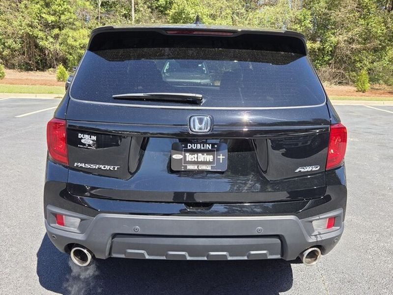 Used 2025 Honda Passport EX-L image 13