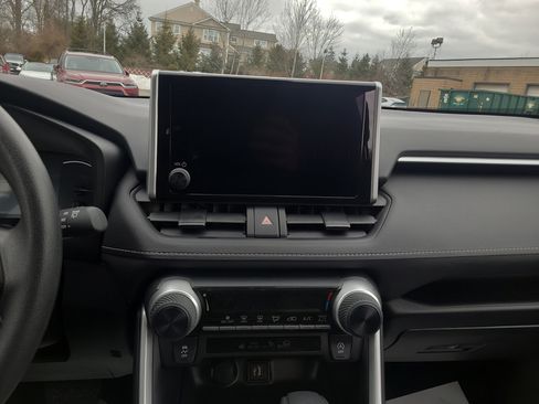 Certified 2025 Toyota RAV4 LE image 19