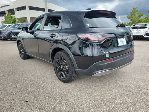Used 2024 Honda HR-V Sport image 4