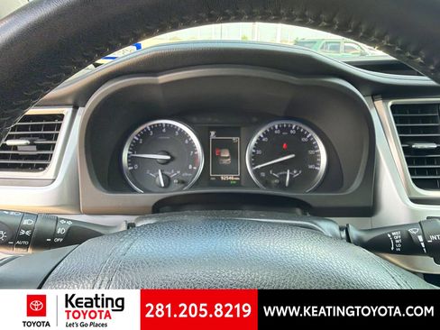 Certified 2018 Toyota Highlander Limited FWD image 15