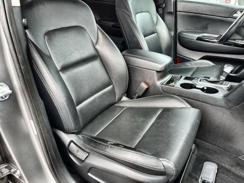 Used 2020 Kia Sportage EX FWD image 25