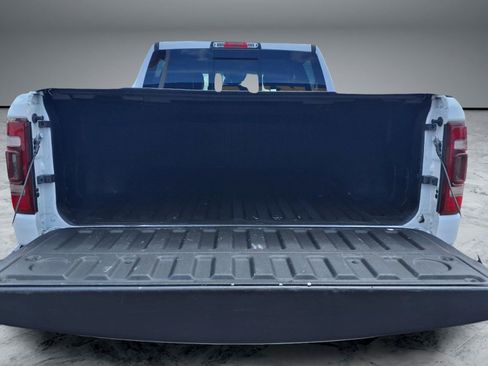 Used 2022 RAM 1500 Laramie AWD/4WD image 14