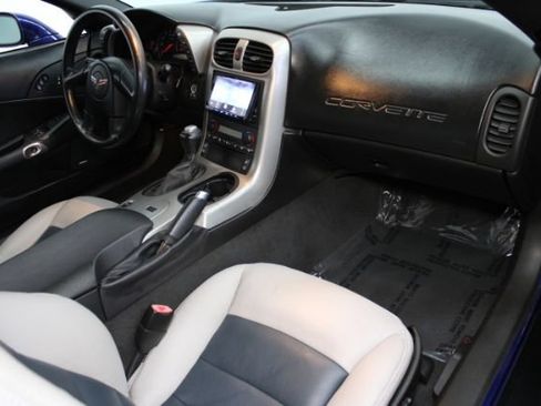 Used 2005 Chevrolet Corvette Coupe w/ Preferred Equipment Group RWD image 31