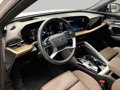 Certified 2025 Audi Q5 Premium Plus w/ Premium Plus AWD/4WD image 18