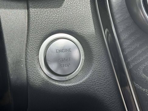 Used 2015 Mercedes-Benz C 300 4MATIC Sedan image 27