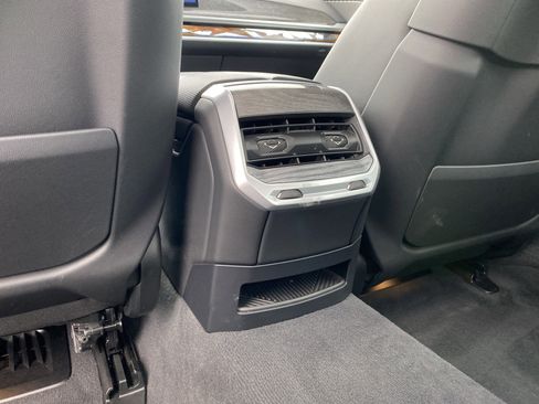 Used 2025 BMW 740i xDrive w/ Premium Package image 66