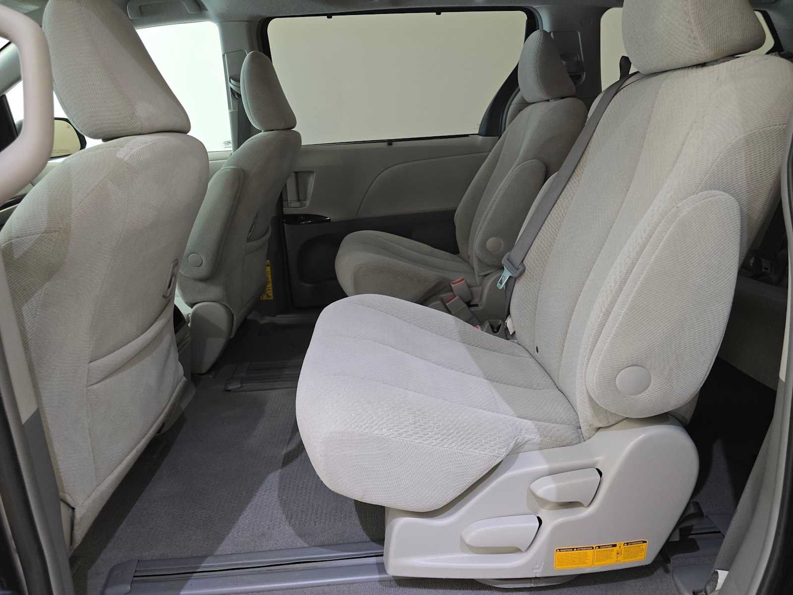 Used 2011 Toyota Sienna LE w/ Towing Pkg FWD image 22