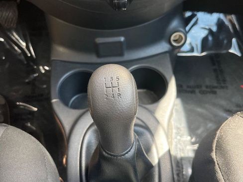 Used 2017 Nissan Versa S FWD image 37