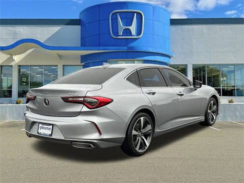 Used 2024 Acura TLX w/ Technology Package image 2