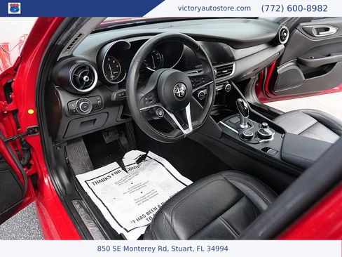 Used 2017 Alfa Romeo Giulia AWD image 19