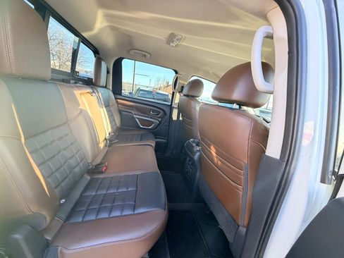 Used 2018 Nissan Titan Platinum Reserve image 29