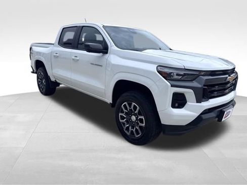 Used 2023 Chevrolet Colorado LT w/ LT Convenience Package III AWD/4WD image 7