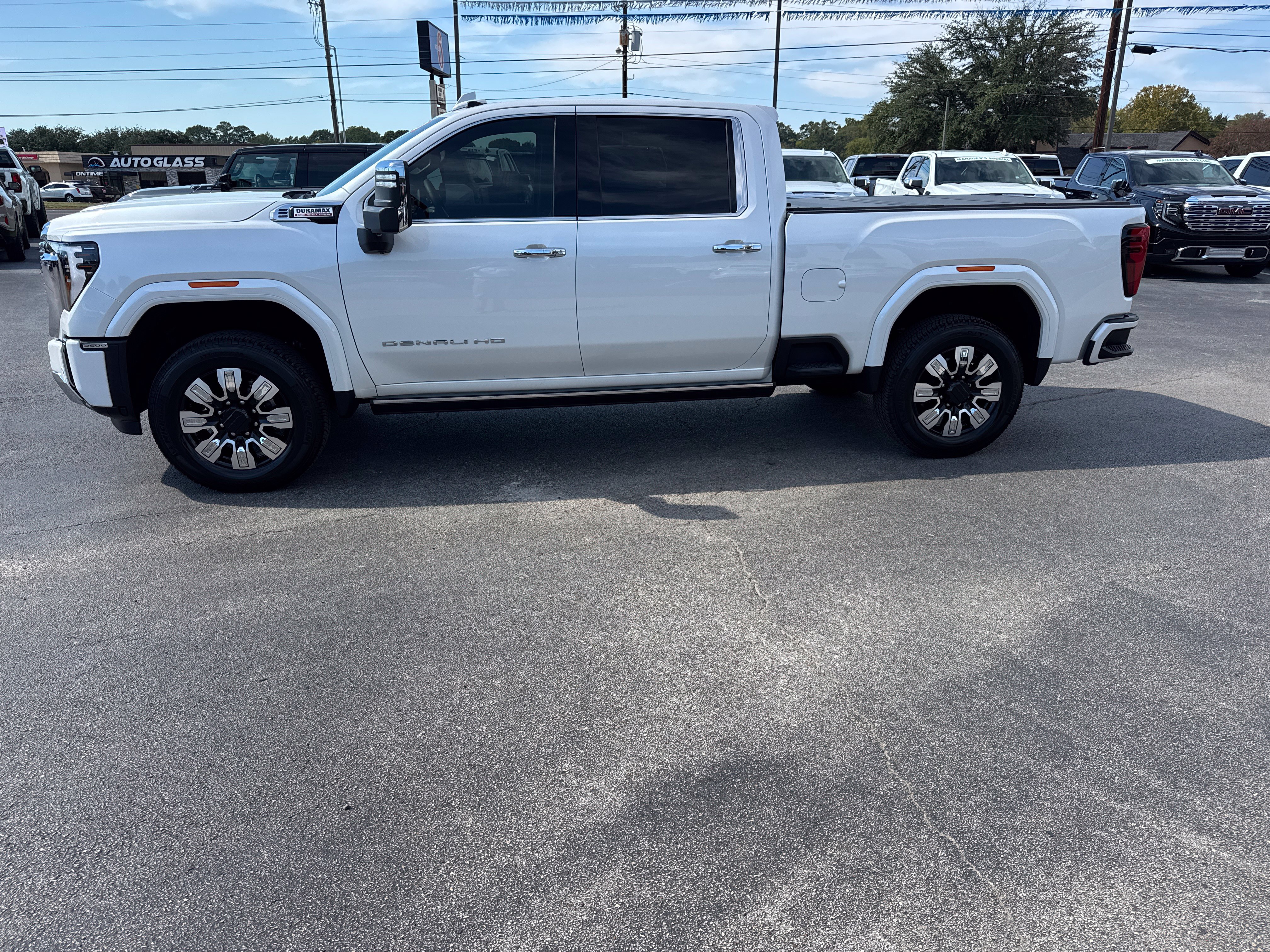 Used 2025 GMC Sierra 2500 Denali w/ Denali Reserve Package AWD/4WD image 2
