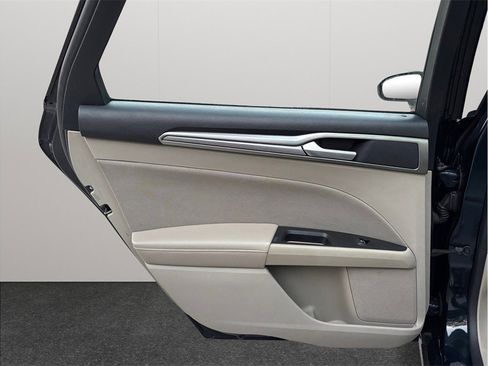 Used 2020 Ford Fusion SE image 34