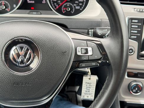Used 2015 Volkswagen Golf S FWD image 61