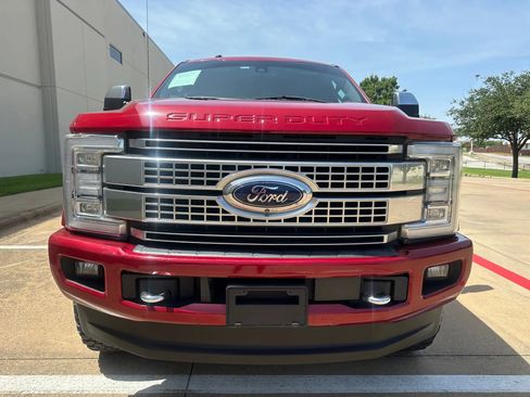 Used 2018 Ford F250 Platinum w/ Platinum Ultimate Package image 4
