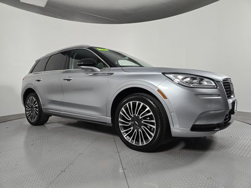 Certified 2022 Lincoln Corsair Reserve w/ Equipment Group 201A AWD/4WD image 2
