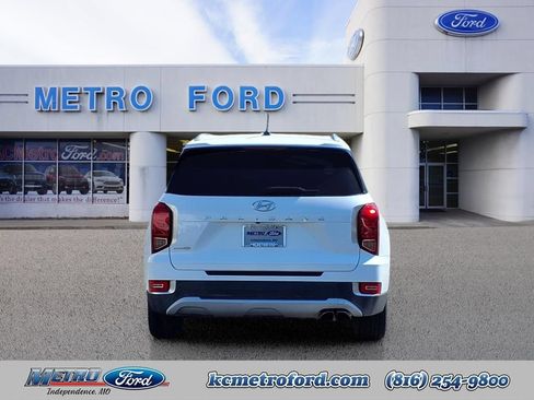Used 2022 Hyundai Palisade SEL w/ Cargo Package FWD image 4