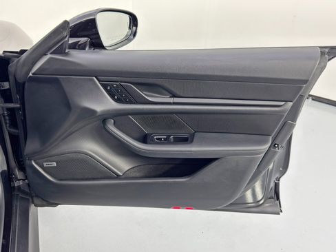Used 2022 Porsche Taycan RWD image 46