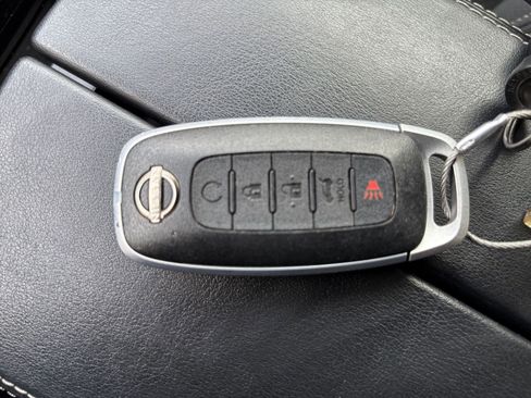 Used 2025 Nissan Rogue SV AWD/4WD image 21