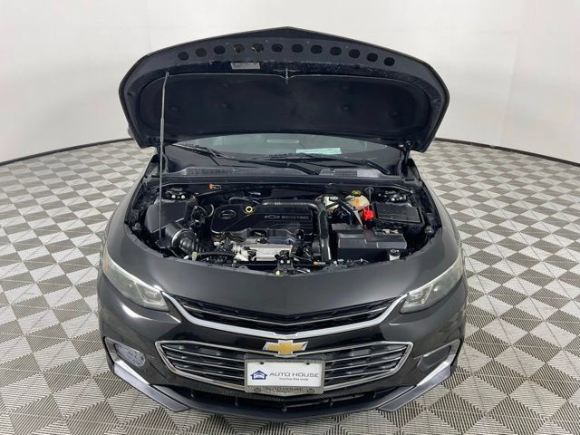 Used 2017 Chevrolet Malibu LT w/ Leather Package FWD image 16