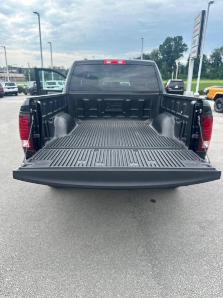 Used 2024 RAM 1500 Warlock AWD/4WD image 16
