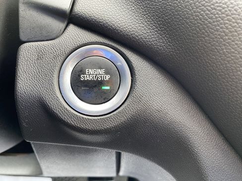 Used 2020 Chevrolet Equinox LT image 27