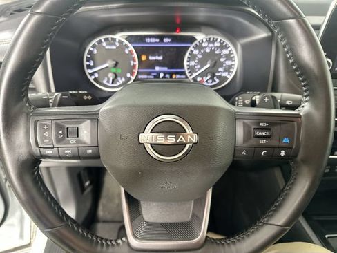 Used 2025 Nissan Rogue SV AWD/4WD image 18