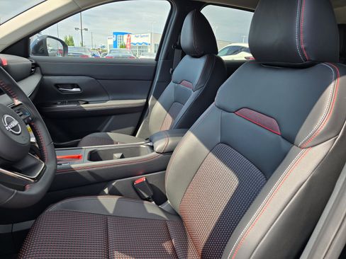 Used 2025 Nissan Kicks SR w/ Illumination Package AWD/4WD image 16