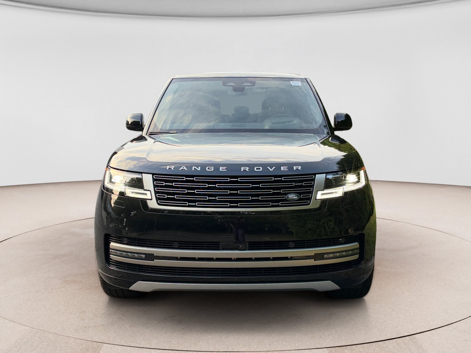 New 2027 Land Rover Range Rover Long Wheelbase SE AWD/4WD image 8