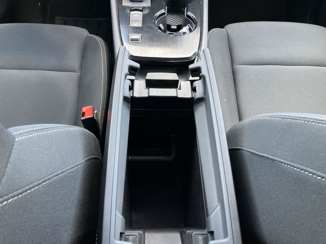 Used 2026 Nissan Rogue S FWD image 17