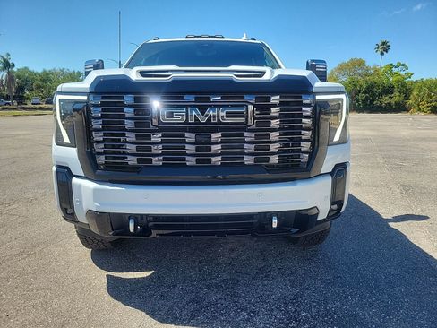 New 2026 GMC Sierra 2500 Denali Ultimate AWD/4WD image 3