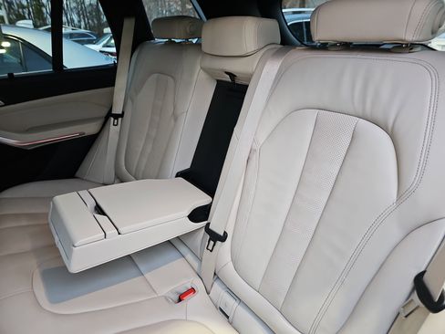 Used 2022 BMW X5 sDrive40i w/ Premium Package image 16