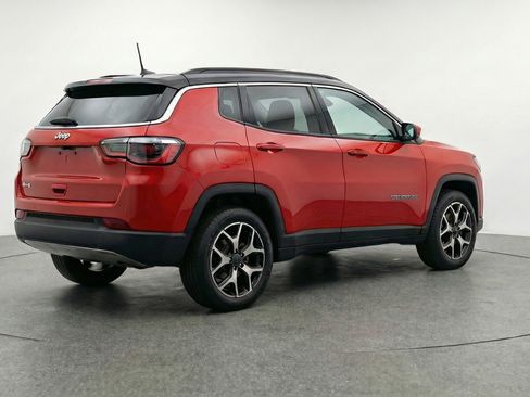 Used 2025 Jeep Compass Limited image 9