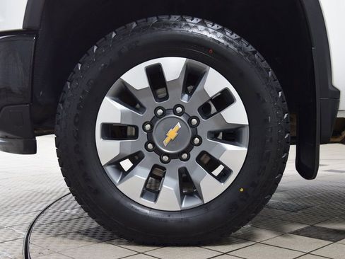 Used 2025 Chevrolet Silverado 2500 Custom w/ Custom Value Package AWD/4WD image 29