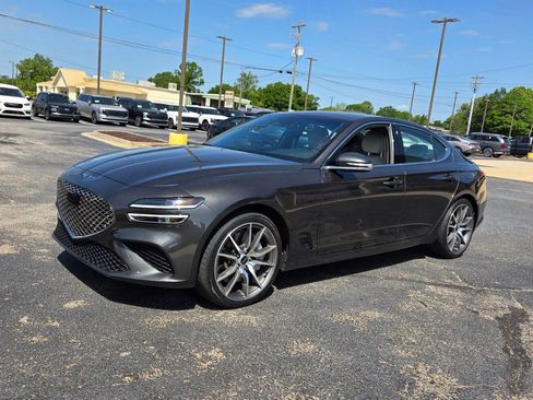 Used 2025 Genesis G70 2.5T RWD image 3