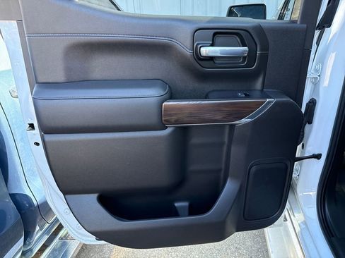 Used 2020 Chevrolet Silverado 1500 LTZ w/ Z71 Off-Road Package image 11