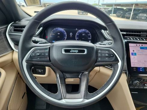 Used 2024 Jeep Grand Cherokee L Limited AWD/4WD image 19