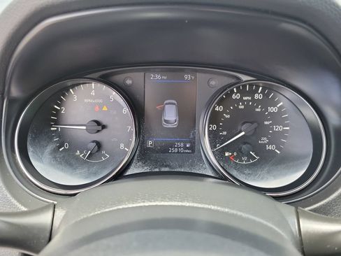 Used 2021 Nissan Rogue Sport SV FWD image 29