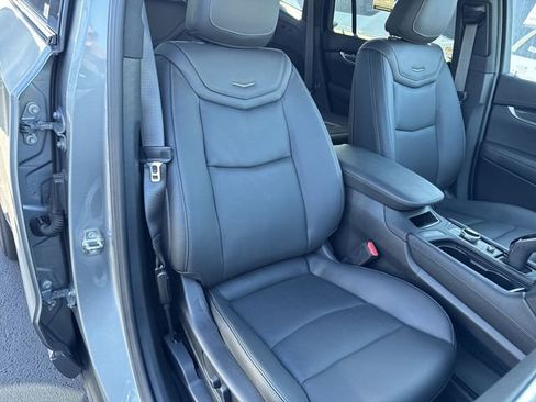 Used 2024 Cadillac XT6 Sport image 32