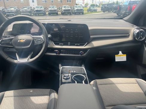 New 2026 Chevrolet Equinox LT w/ Convenience Package II FWD image 30